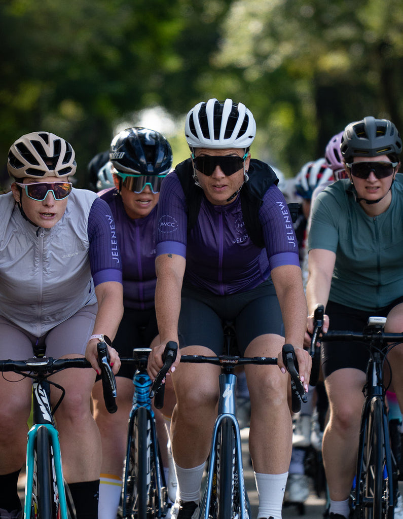 Cycling Clothes: The Ultimate Guide for Various Weather Conditions Jelenew Cycling Clothes: The Ultimate Guide for Various Weather Conditions Jelenew