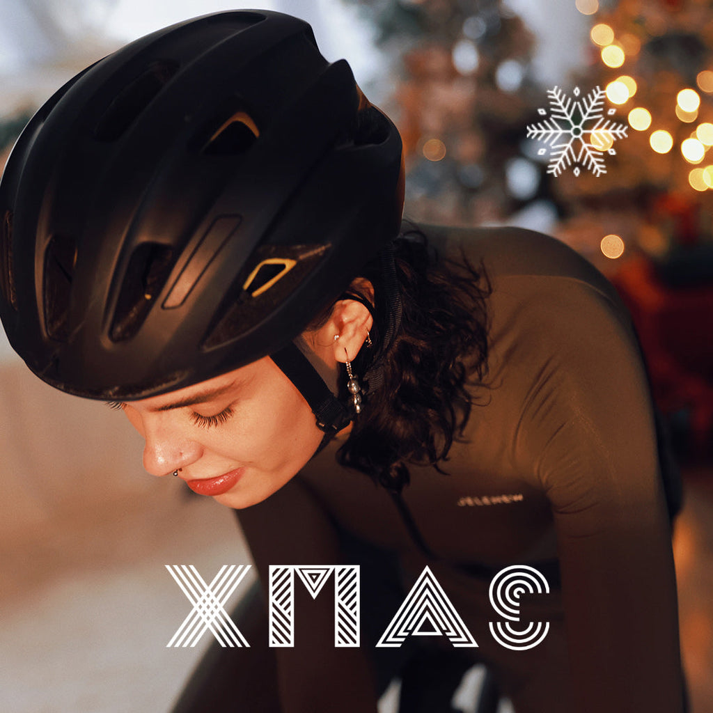 From jerseys to bib tights, Jelenew has selected three items for women cyclists for a winter equipment upgrade